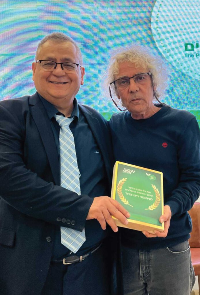 רינו צרור קיבל פרס מיוחד על המאבקו ביוקר המחייה